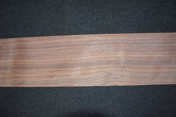 Amerikaans noten fineer 210 x 19-21 cm | 0.6mm | 0,490m²