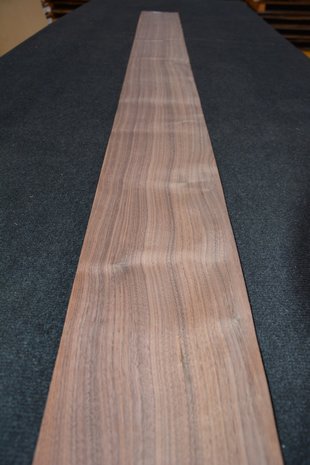 Amerikaans noten fineer 210 x 19-21 cm | 0.6mm | 0,490m²