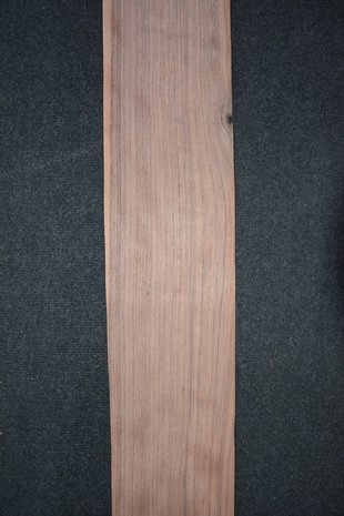 Amerikaans noten fineer  210 x 16-19 cm | 0.6mm | 0,429m²