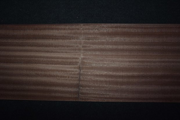 Sipo mahonie fineer 250 x 26 cm | 0.6mm | 0,650m²