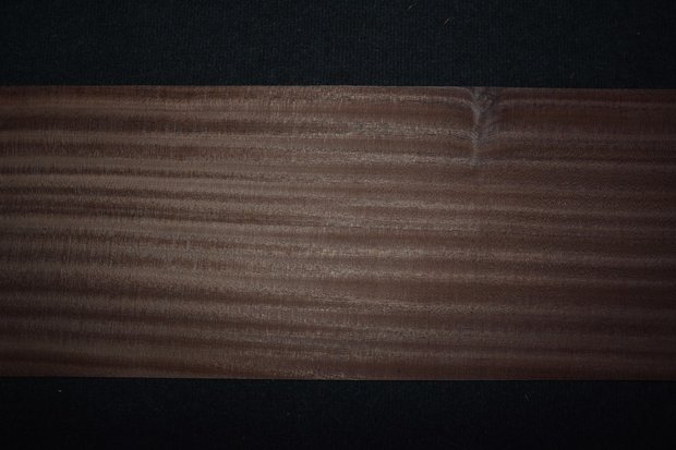 Sipo mahonie fineer 250 x 26 cm | 0.6mm | 0,650m²
