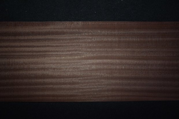 Sipo mahonie fineer 250 x 26 cm | 0.6mm | 0,650m²