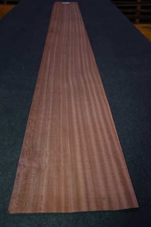 Sipo mahonie fineer 250 x 26 cm | 0.6mm | 0,650m²