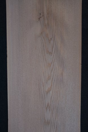 Amerikaans eiken fineer 255 x 42-55 cm | 0.6mm | 1,237m²