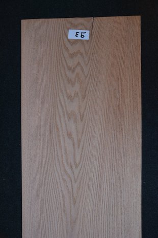 Amerikaans eiken fineer 262 x 38-43 cm | 0.6mm | 1,061m²