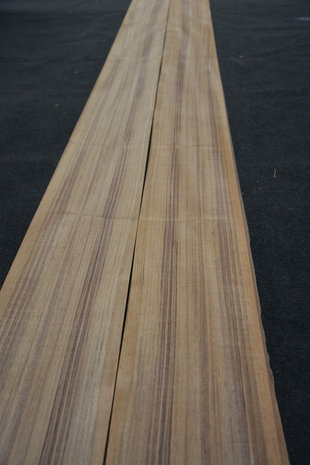 Teak fineer 410 x 19-25 cm | 0.6 mm | 0,902m²