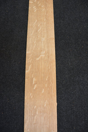 Europees eiken fineer 213 x 11-12 cm | 0.6mm | Kwartiers | 0,245m²