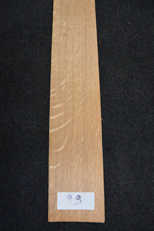 Europees eiken fineer 213 x 11-12 cm | 0.6mm | Kwartiers | 0,245m²