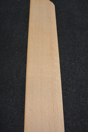 Europees eiken fineer  210 x 11-12 cm | 0.6mm | Kwartiers | 0,242m²