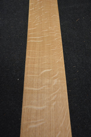 Europees eiken fineer 217 x 12 cm| 0.6mm | Kwartiers | 0,271m²