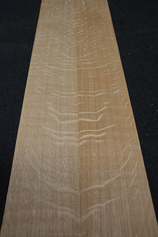 Europees eiken fineer 217 x 12 cm| 0.6mm | Kwartiers | 0,271m²