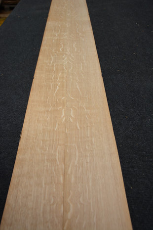 Europees eiken fineer 232 x 12-13 cm | 0.6mm | Kwartiers | 0,290m²