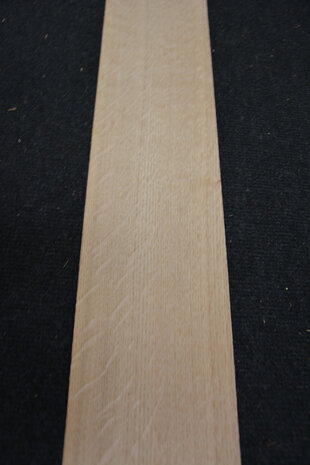 Europees eiken fineer 215 x 12-13 cm | 0.6mm | Kwartiers | 0,269m²