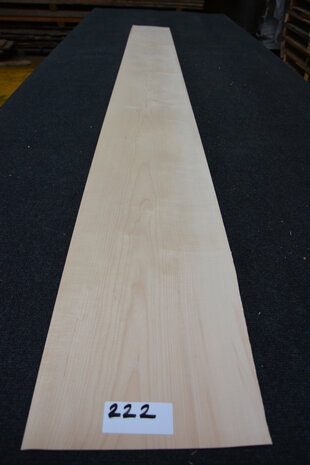Esdoorn fineer  240 x 26-24cm | 0.6mm | 0,600m²