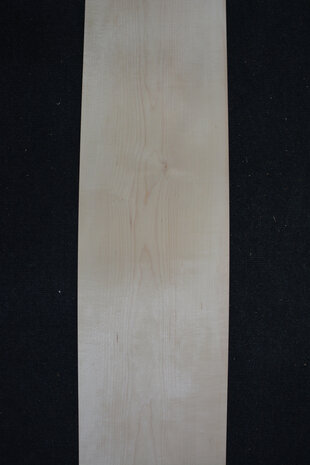 Esdoorn fineer  240 x 26-24cm | 0.6mm | 0,600m²