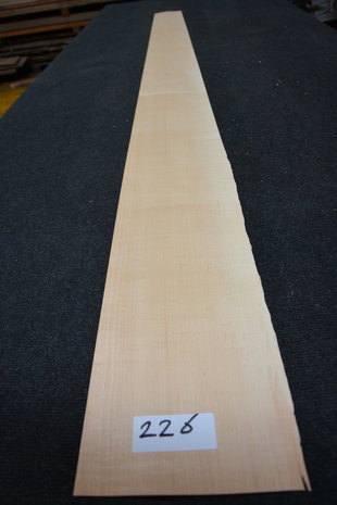 Esdoorn fineer 225 x 15-19cm | 0.6mm | 0,382m² 