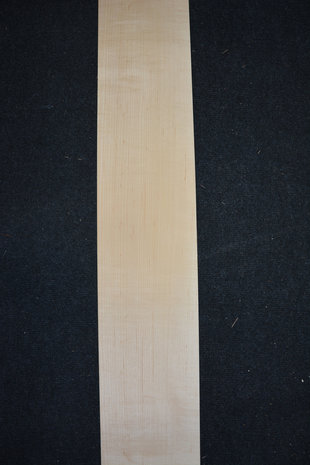 Esdoorn fineer 225 x 15-19cm | 0.6mm | 0,382m² 
