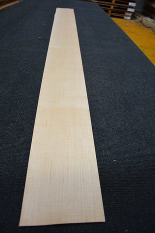 Esdoorn fineer 225 x 15-19cm | 0.6mm | 0,382m² 