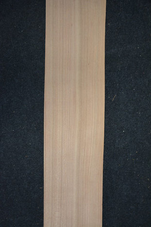Iepen fineer 215 x 16-17 cm | 0.6mm| 0,355m2