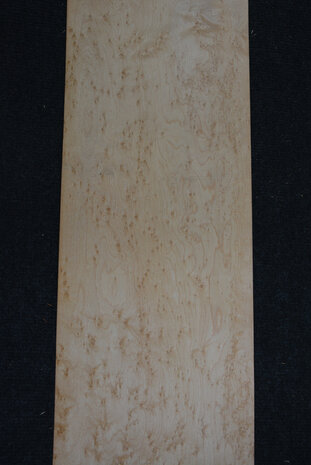Esdoorn fineer 93 x 21-22 cm | 0.6mm | 0,200 m2 | Birdseye Maple VogelaugenAhorn