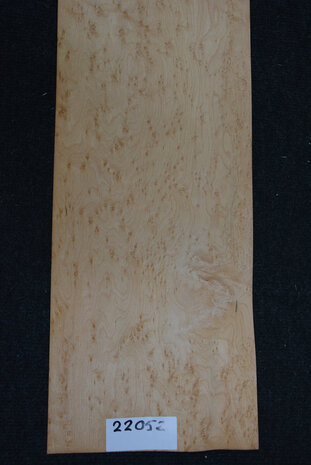 Esdoorn fineer 93 x 21-22 cm | 0.6mm | 0,200 m2 | Birdseye Maple VogelaugenAhorn