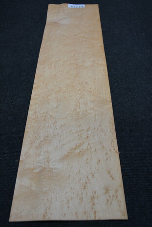 Esdoorn fineer 93 x 21-22 cm | 0.6mm | 0,200 m2 | Birdseye Maple VogelaugenAhorn