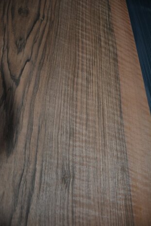 Frans Noten Moiree fineer 275 x 58 cm  | 1,595 m2 | 0.8mm | XXL Excellent  
